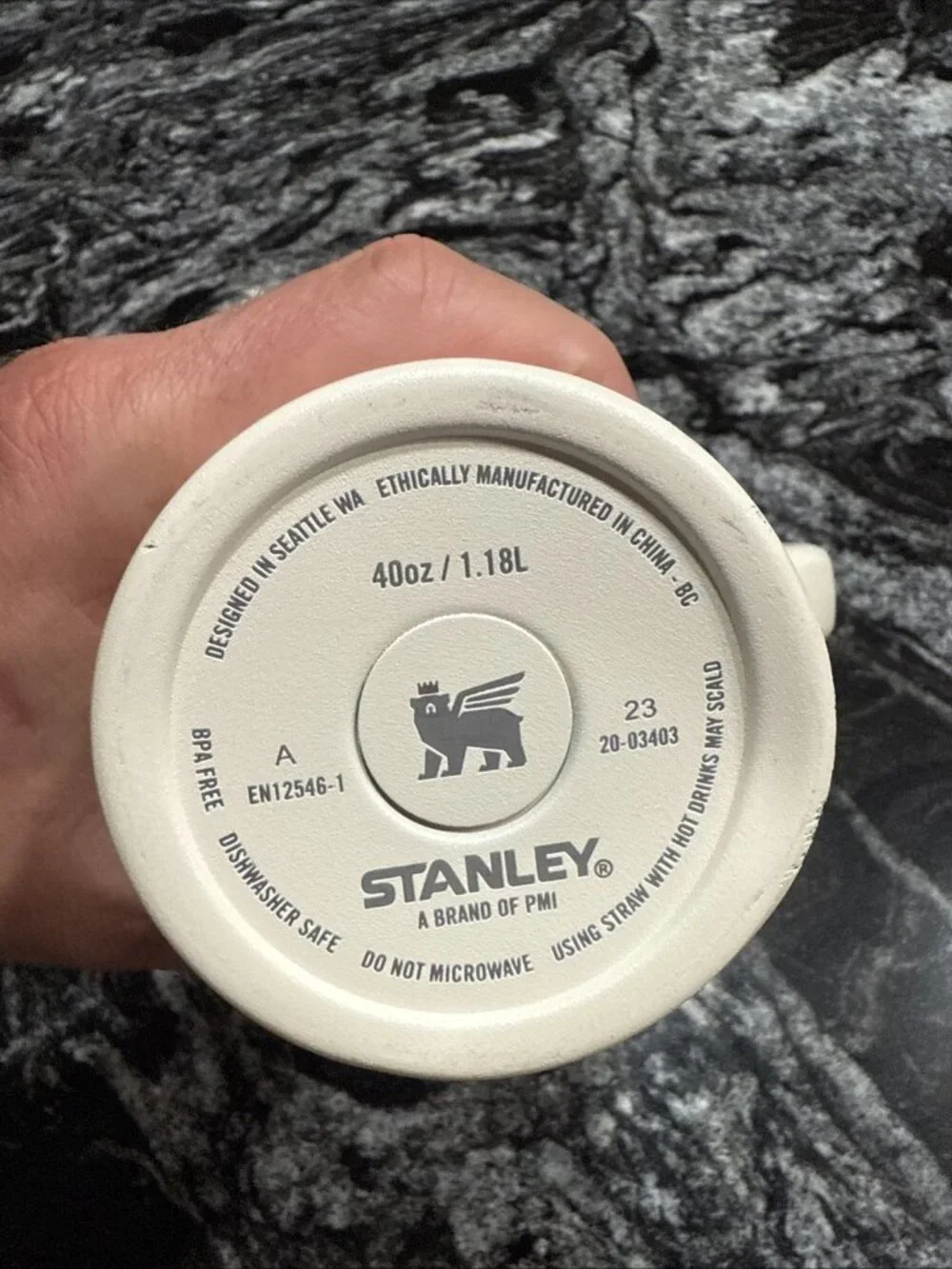 Stanley 40oz  Travel Tumbler With Handle - White- Pre Owned Good Condition - Picture 3 of 5